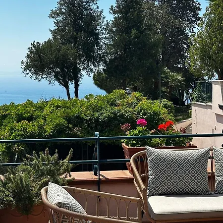 Lelle Amalfi